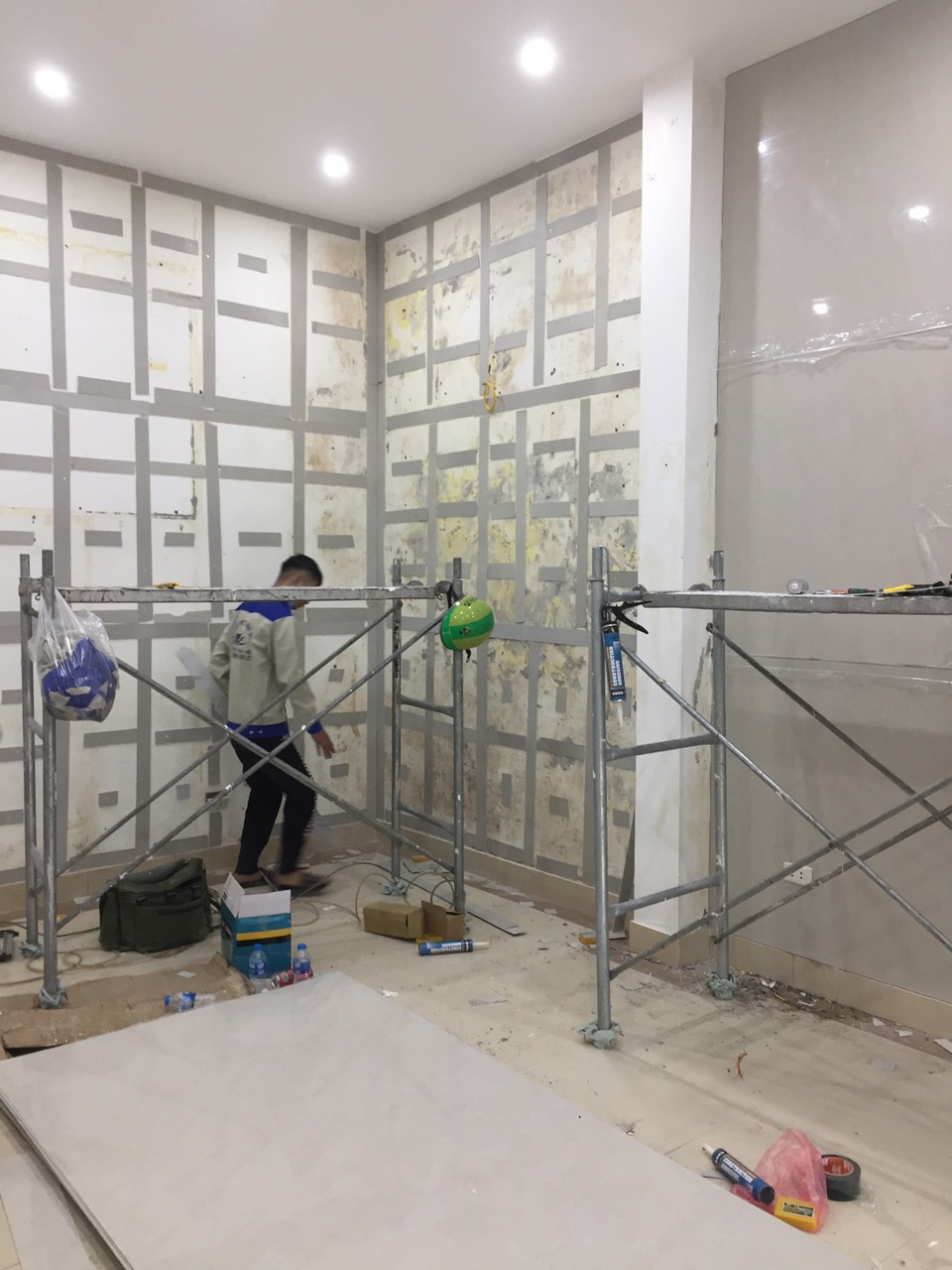 Thi công trần & tường Tấm PVC vân đá, Tấm Nnao vân gỗ